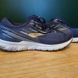 Brooks Adrenaline 19